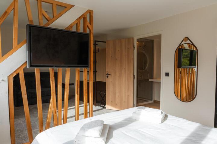 Room 18 of 70