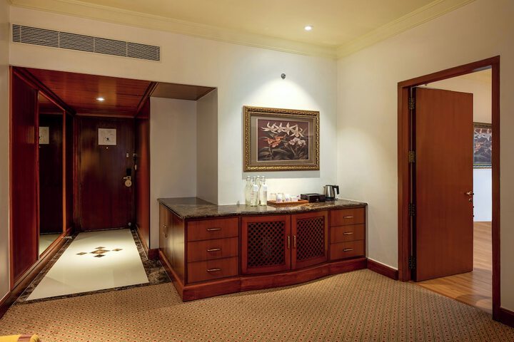 Room 25 of 105