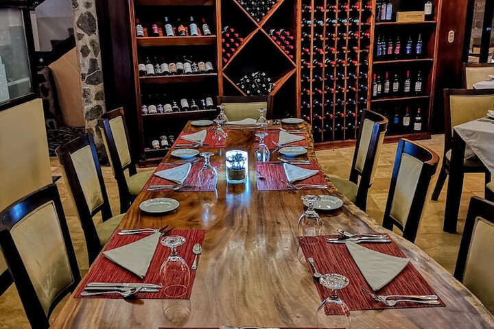 Dining 61 of 102