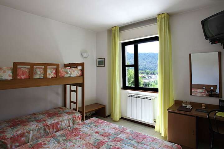 Room 5 of 48