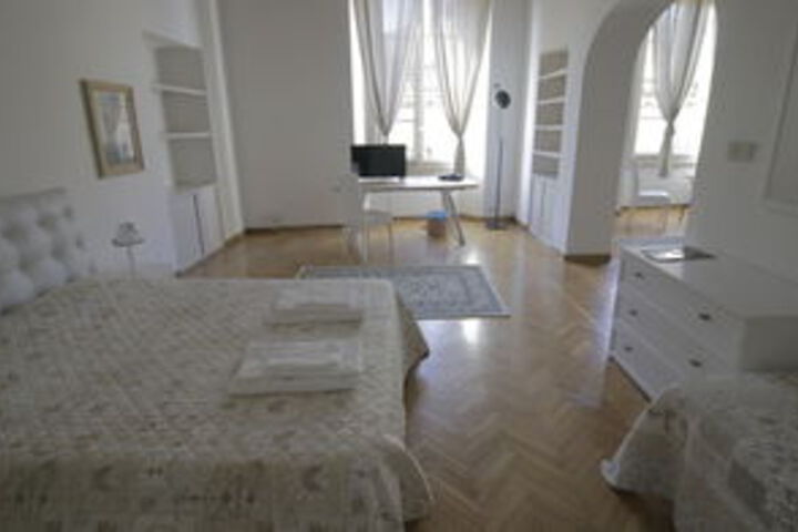 Hotel Suite Photo