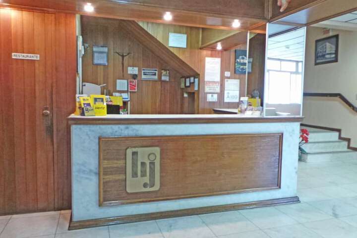 Entrance & Lobby