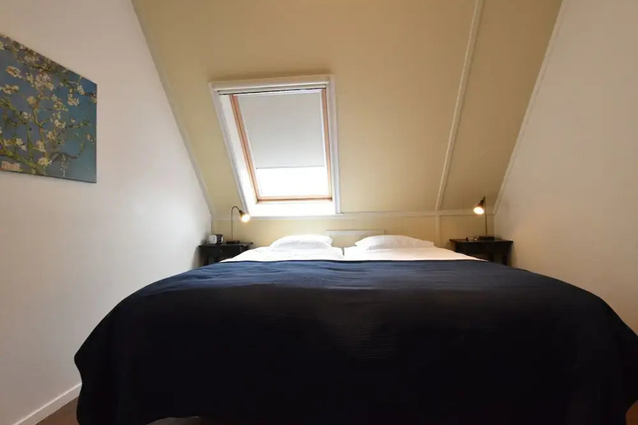 Room 5 of 15