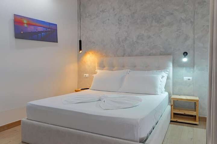 Room 30 of 141