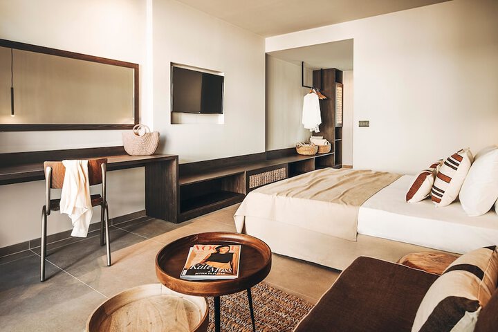 Room 19 of 221