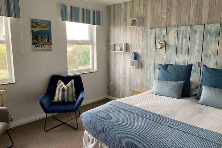 Room 13 of 37