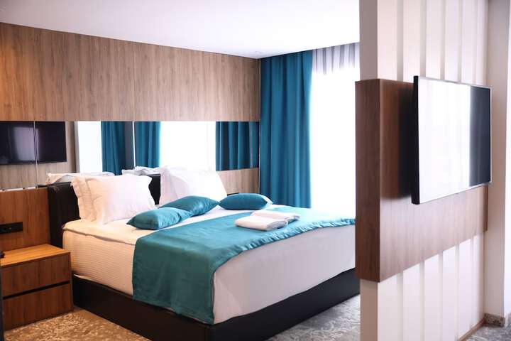 Room 28 of 84
