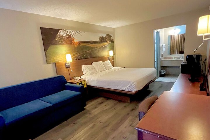 1 King Bed Mobility Accessible (3 of 9)
