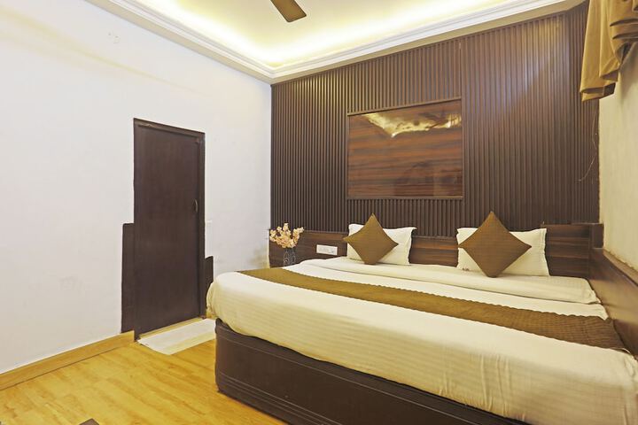Room 8 of 22