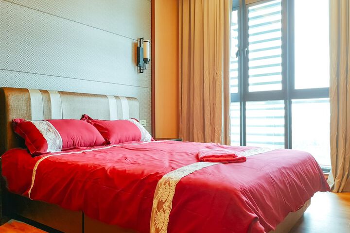 Room 4 of 28