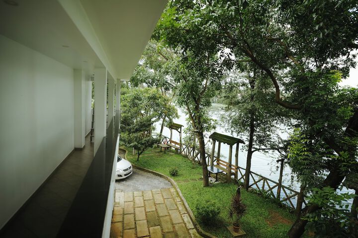 Property Grounds 23 of 34