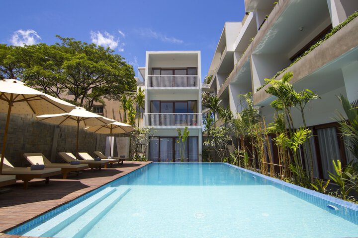 Pool 115 of 169