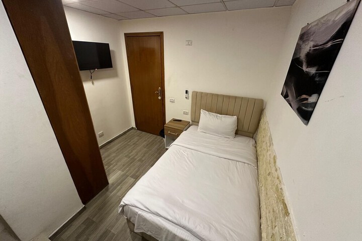 Room 7 of 46