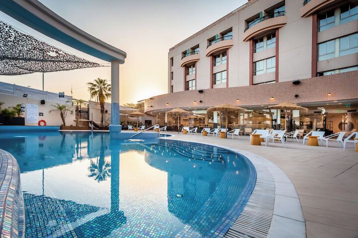 Pool Hotel