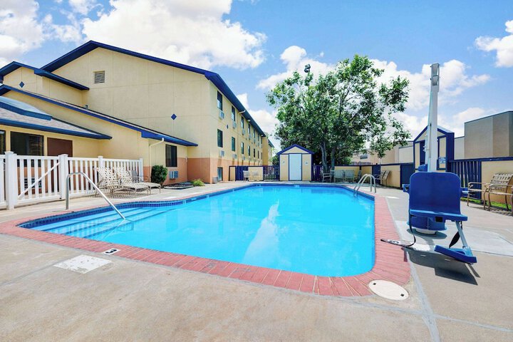 Pool 20 of 23