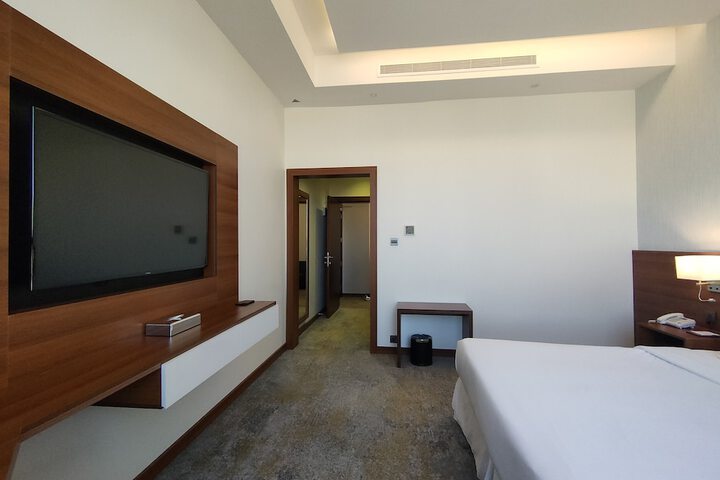 Room 18 of 39