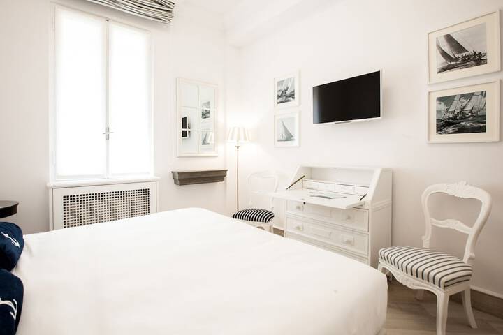 Room 26 of 73