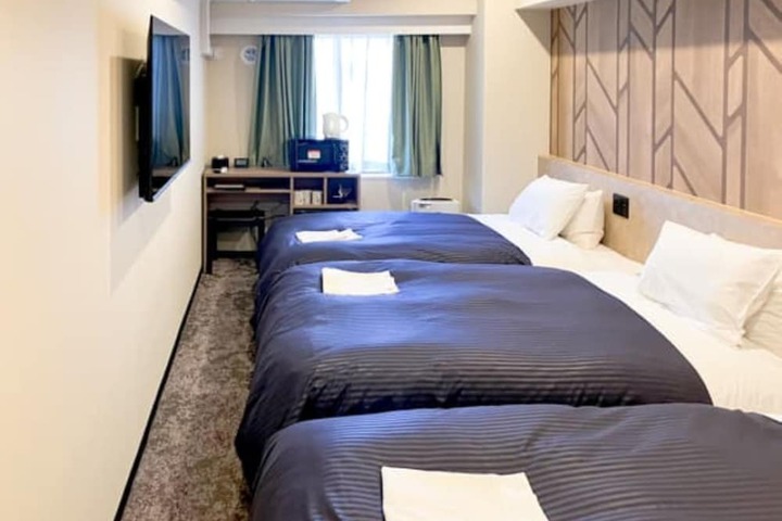 Room 7 of 27