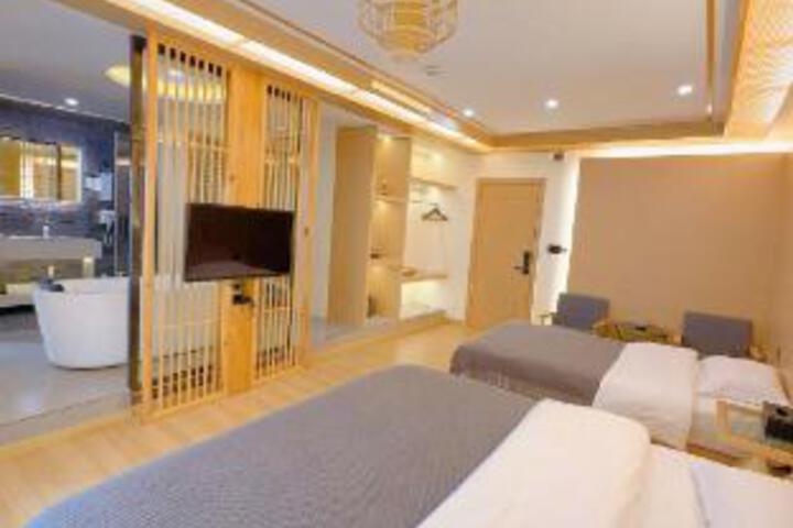 Room 21 of 23