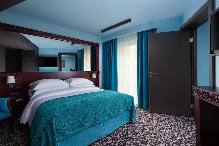 Room 17 of 123