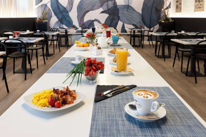 Breakfast/Coffee Service 74 of 119