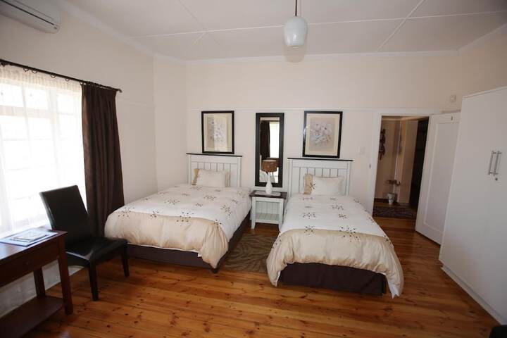 Room 9 of 25