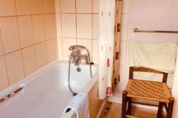 Room 3 of 18