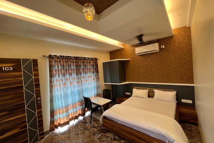 HOTEL ARYADEEP