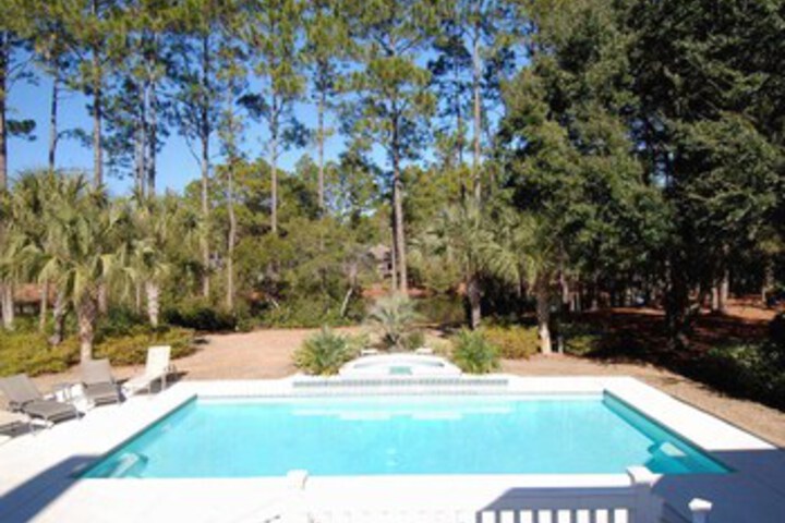 Pool 8 of 17