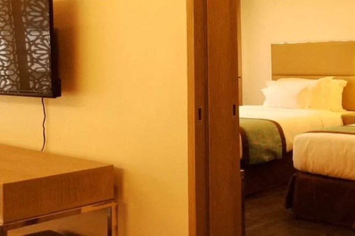 Room 15 of 18