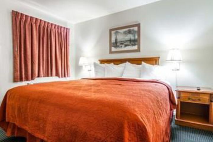 Room 4 of 20