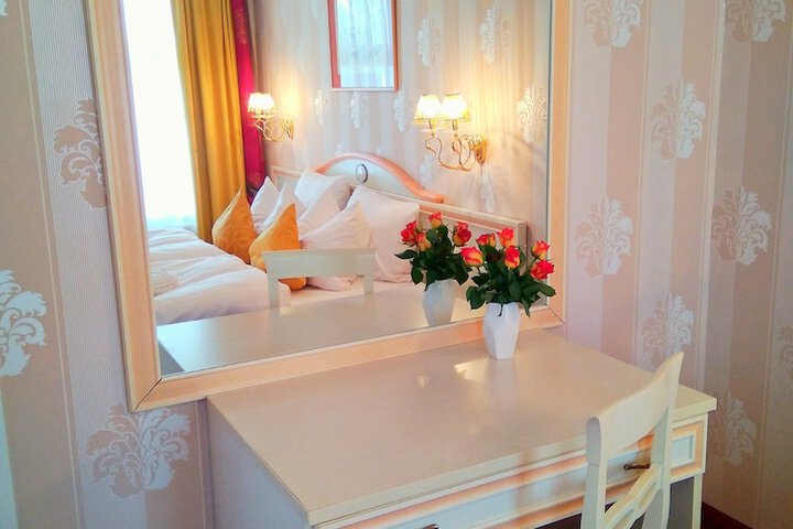 Room 18 of 40