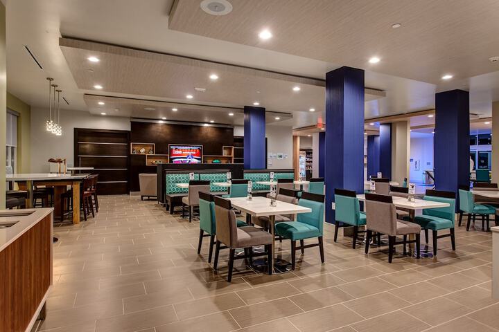 Breakfast/Coffee Service 26 of 40