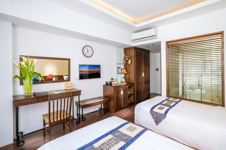 Room 10 of 43