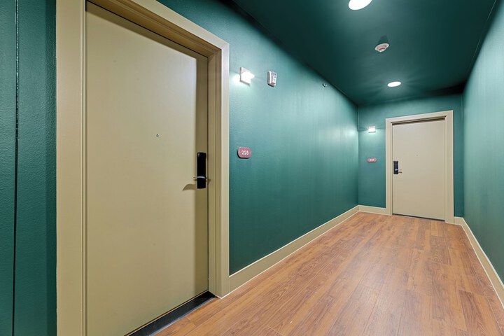 Room 46 of 184
