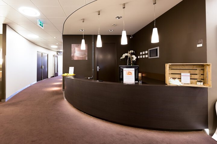 Room 10 of 68