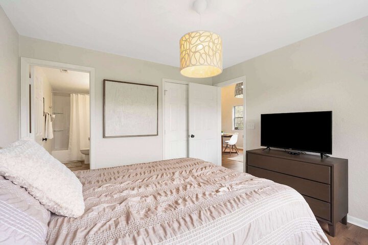 Room 3 of 24