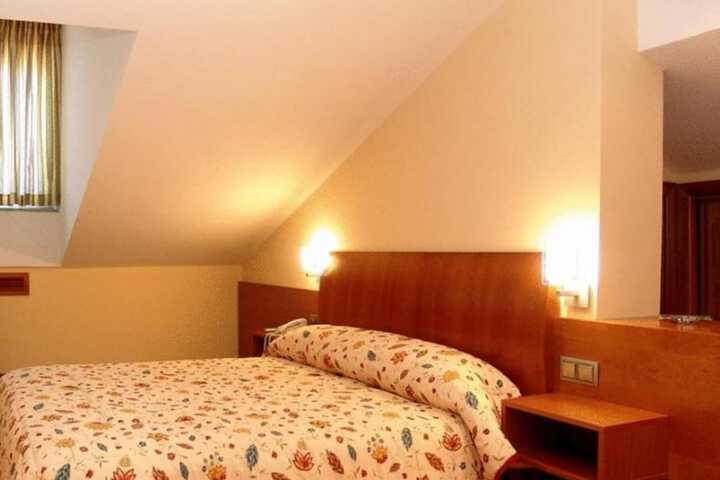 Room 2 of 31