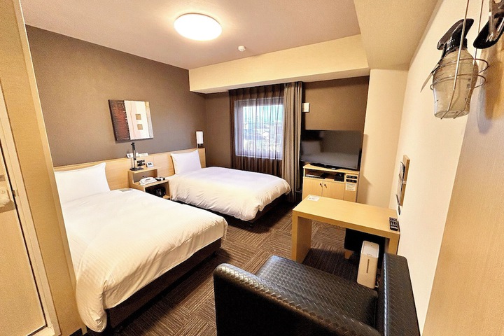 Room 8 of 36