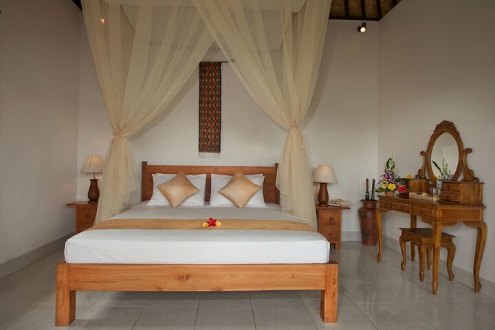Room 5 of 38