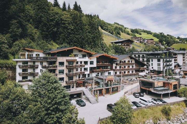 THOMSN Central Hotel &  Appartements in Saalbach-Hinterglemm
