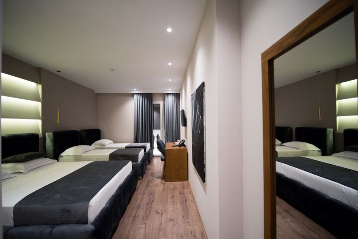 Room 13 of 34