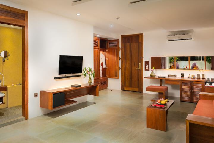 Room 32 of 157