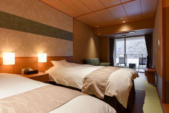 Room 21 of 218