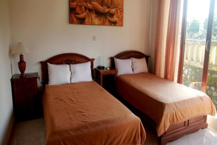 Room 4 of 5