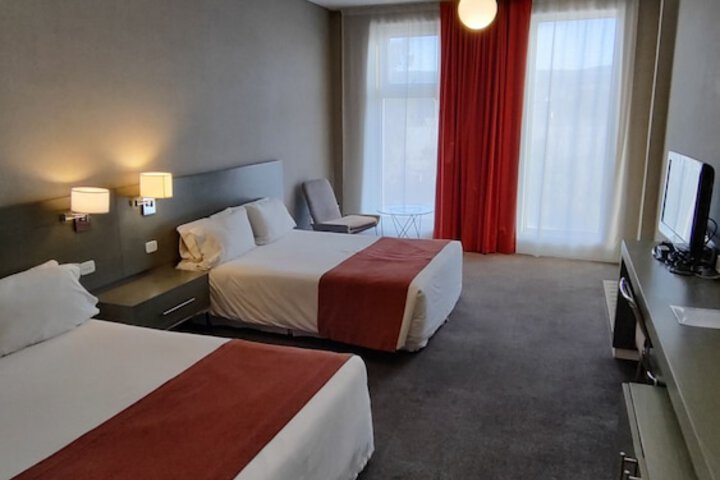 Room 2 of 7