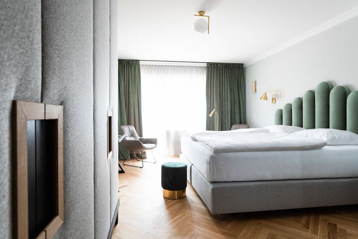 Room 28 of 120