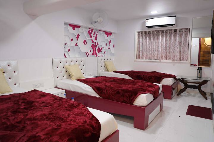 Room 19 of 73