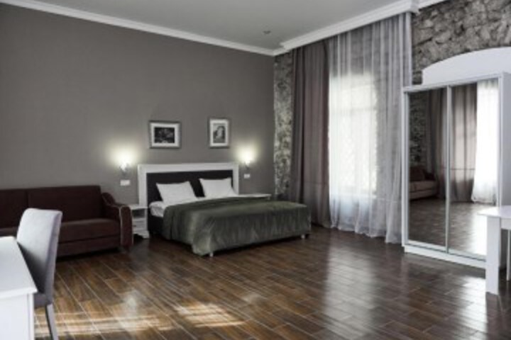 Room 2 of 16