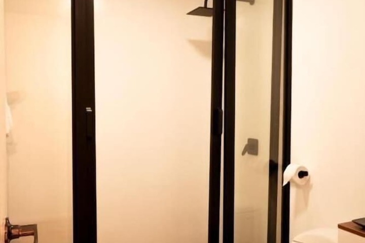 Room 9 of 25